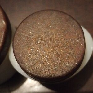 Vintage Pond's jars set
